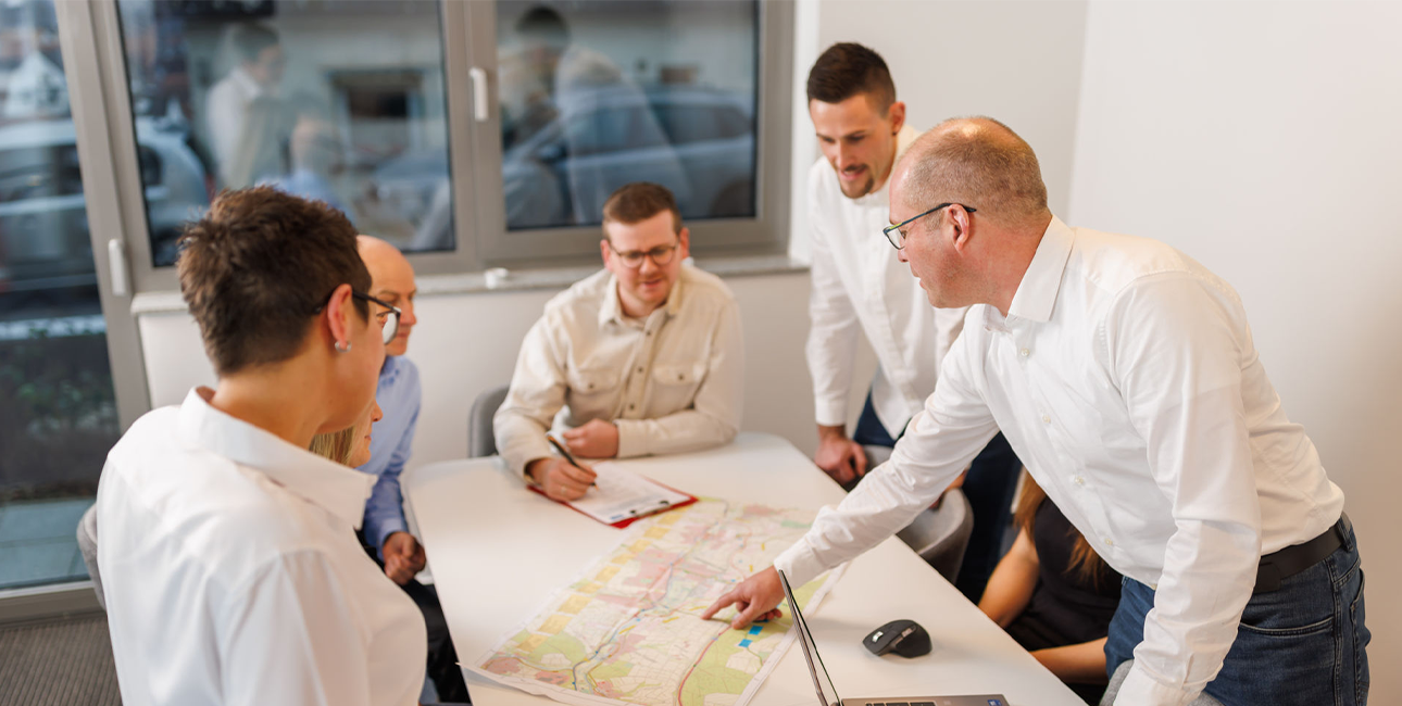 Bild Besprechung Bauplan